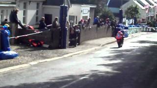 preview picture of video '2010 Armoy road races 650cc  Supertwins race pt1/2'