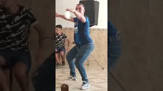 رقصة اسطورية تشبع ضحك