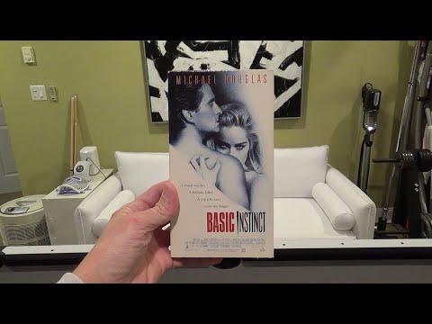 BASIC INSTINCT 1992 MOVIE REVIEW MICHAEL DOUGLAS SHARON STONE PAUL VERHOEVEN VHS CRIME THRILLER FILM