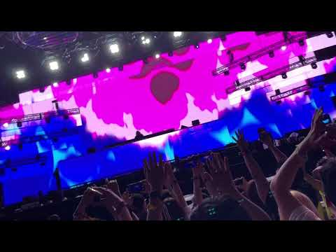 Martin Garrix - In the name of love (played by Porter Robinson) @ AMG Speedway, Ultra Korea