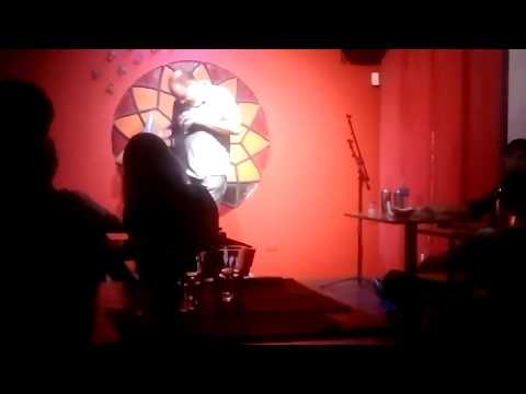 Checho Falco Stand Up sobre médicos forenses (recorte)