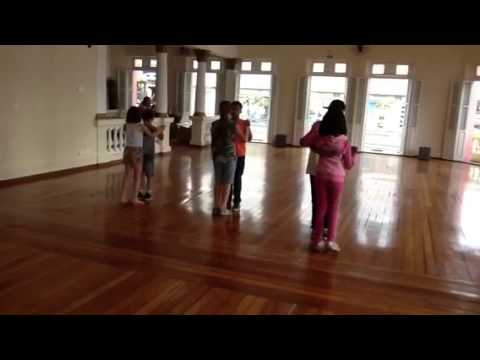 1ª aula de Dança de Salão Infantil -Valsa no Palacete Dança