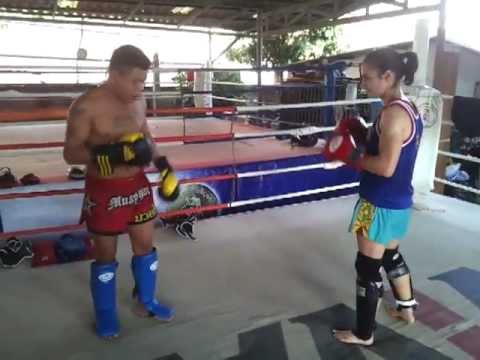 Sylvie's Tips - Covering Distance For a Kick - Wung Lanna Muay Thai