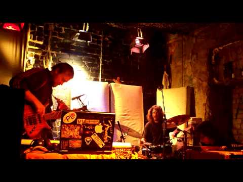 MONAD LIVE @ XI20 WITH LIVE DRUMS SAXOPHONE KORG part 3