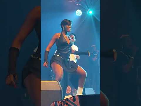LA DENCEUSE DE FALLY IPUPA #fallyipupa #concert #dance #music #fally #live