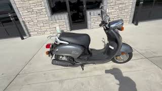 1-Mile 2005 Yamaha Vino 125 Walk Around