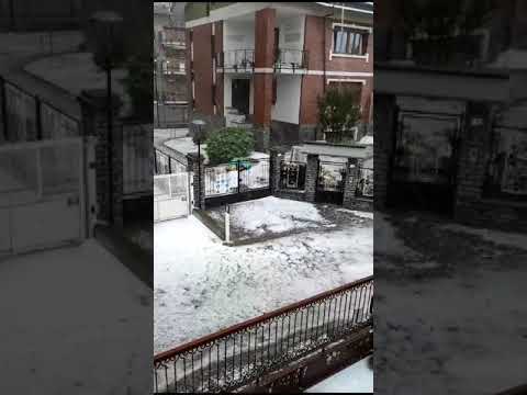 Costigliole Saluzzo, le strade del centro dopo la bomba d'acqua girate da un cittadino