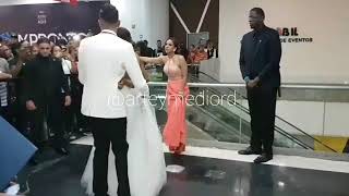 Boda del Pueblo, El Aplauso De La Gente