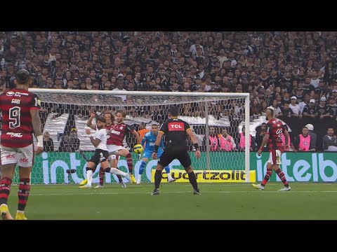 LANCE POLÊMICO! BOLA PEGA NA MÃO DE LEO PEREIRA E JUIZ NÃO MARCA PENALTI (12/10/2022).