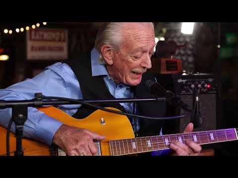 Charlie Musselwhite - Blues Up The River