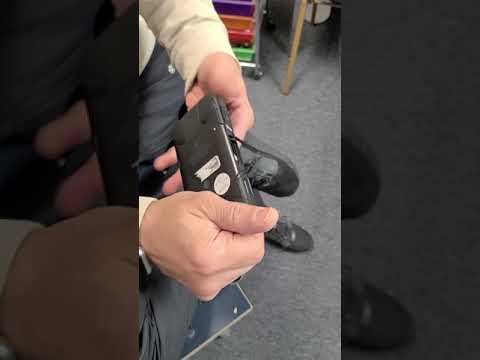 How to change the backdoor of Kyocera Duraforce Pro 2 smartphone #shorts