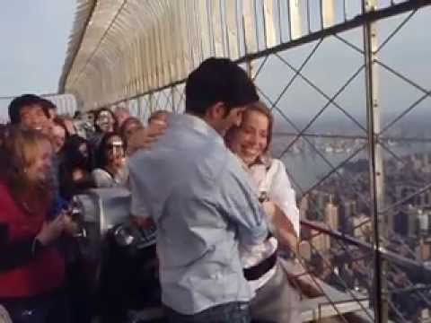 Marriage proposal at the top of the empire state building New York הצעת נישואין בניו יורק