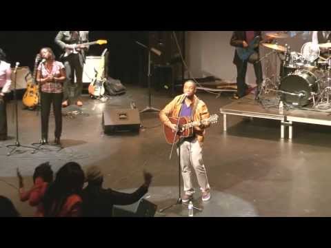 Samuel Shukrani's - En live au Festival de Louange et d'Adoration