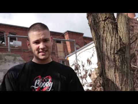 03   Bloody32   Staatsfeind