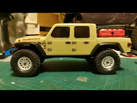SCX24 Jeep Gladiator Garden test