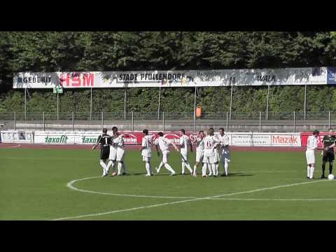Einlaufen der Team beim SBFV-Pokalspiel des SC Pfullendorf vs. FC Singen 04
