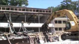 preview picture of video 'RSG Contracting Corporation, Natick High School, Gym and Library Demolition'