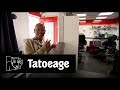 Blinde Naigel laat tattoo zetten | Man bijt hond
