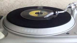 Mighty Diamonds - Gypsy Woman (Joe Gibbs 1978).