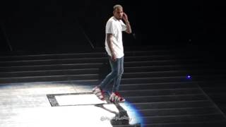 Chris Brown Performs &#39;Kriss Kross&#39; Live (Party Tour 2017)