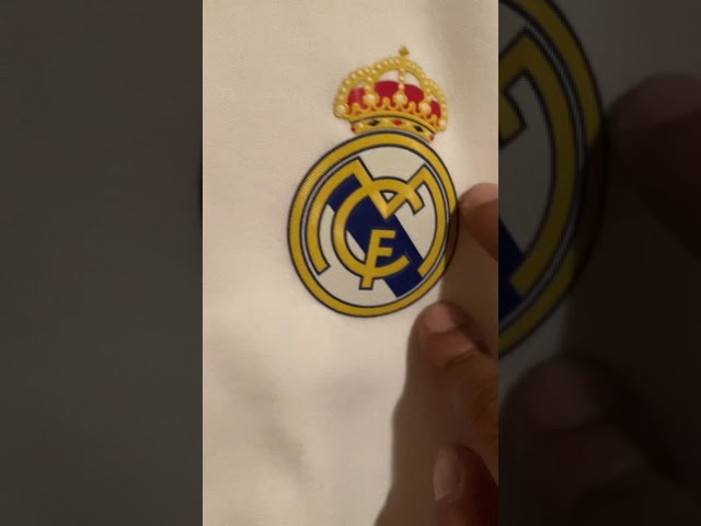 Vídeo relacionado con Real Madrid - Chaqueta con capucha y cremallera para hombre, colección oficial de fútbol, talla XL