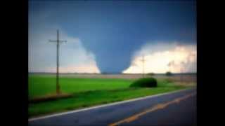 preview picture of video 'Marquette/Kanopolis Tornado 4-14-2012 HIGH RISK'
