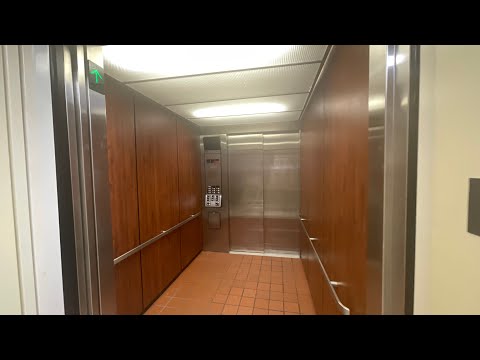 OTIS Elevonic 411 Series 1 Traction Service Elevator @ DoubleTree by Hilton - Niagara Falls, ON