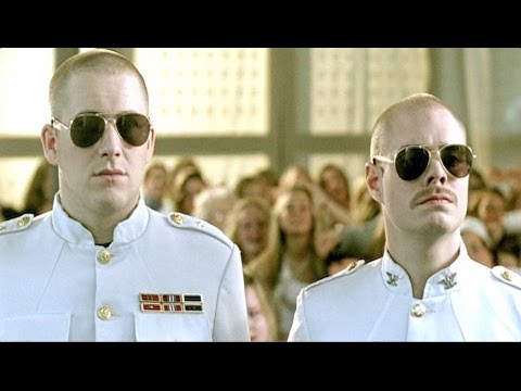 Ravi & DJ Løv - Tsjeriåu me De Månråus (Official Video)