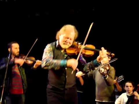 ALASDAIR FRASER & NATALIE HAAS perform for the Ojai Concert Series