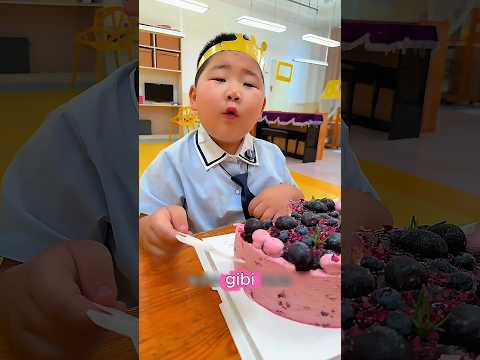 Tonton Doğum Günü Pastasını Çaldı! 🎂👑😱