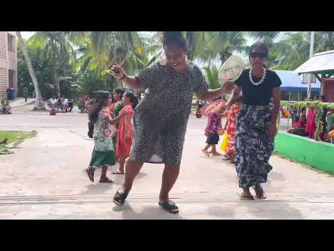 MARSHALLESE DANCE BY MARSHALLESE GIRLS ON MANIT DAY | MIHS | MAJURO MARSHALL ISLANDS