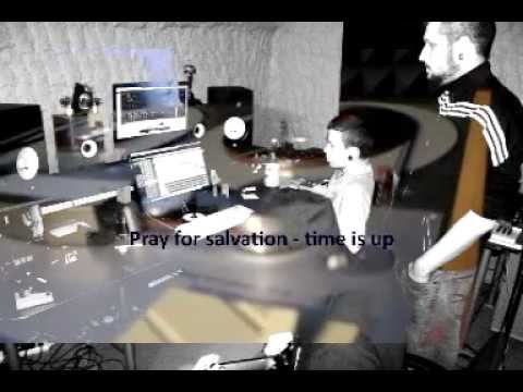 Under The Surface - UNDER THE SURFACE - "Circles" (Studio video)