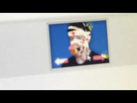 Wizard guy 2 eats cupcake