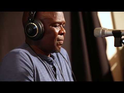 Samite performs “Munomuno” on Where We Live