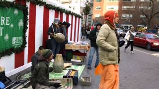 HH Danavir Goswami maharaj kirtan in new york