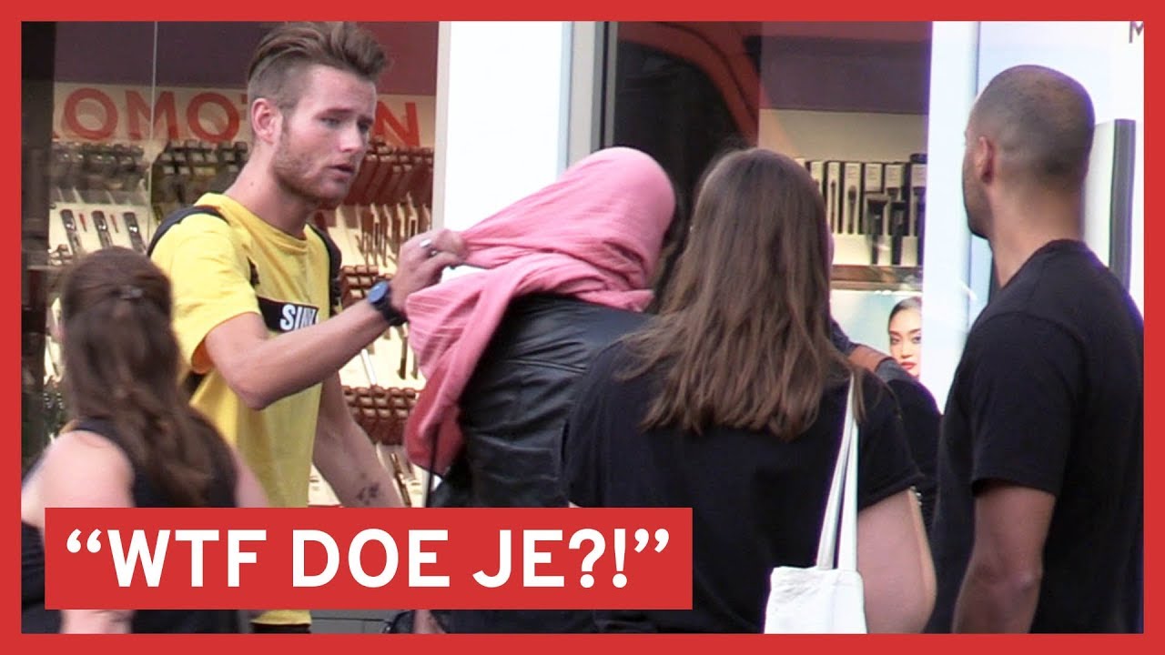 HOOFDDOEK VAN MOSLIMA AFGETROKKEN! | BONDGENOTEN