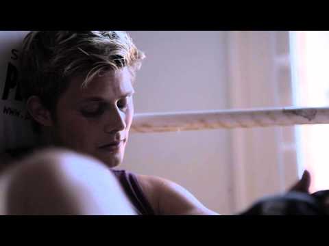 Even Niet Hier - Monique en Tim - Officiële Videoclip