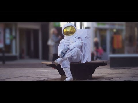 Vekonyz - Moments (feat. James Cash)