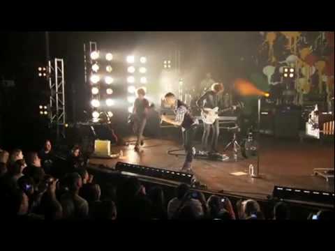 OneRepublic - Waking Up ( Live Walmart Soundcheck )
