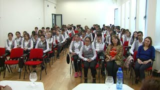 «Էօրնեկեան» դպրոցի աշակերտները հանդիպումը «Իզմիրլյան» բժշկական կենտրոնի տնօրենի հետ