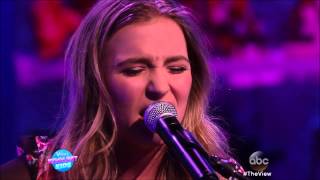 Lennon and Maisy We Got A Love The View 2015 04 01