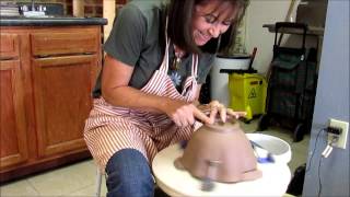 preview picture of video 'Mud Slingers Pottery- Tellico, Tennessee'