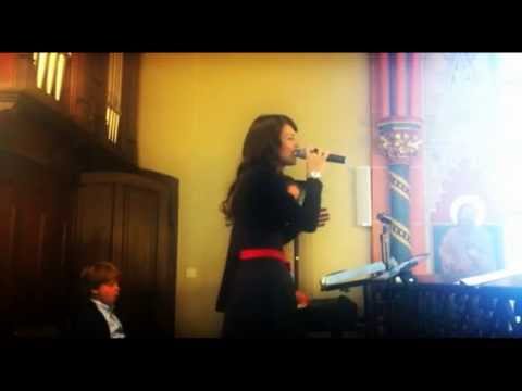 Ave Maria in einer Version von NOA gesungen von Meike Anlauff MAYQUE live in der Kirche