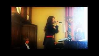 Ave Maria in einer Version von NOA gesungen von Meike Anlauff MAYQUE live in der Kirche
