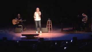 Trisha Yearwood Performs Over the Rainbow at the Country Music Hall of Fame