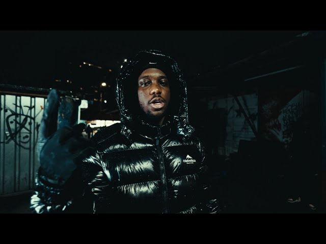 LE CRIME - MET GALA Video ansehen