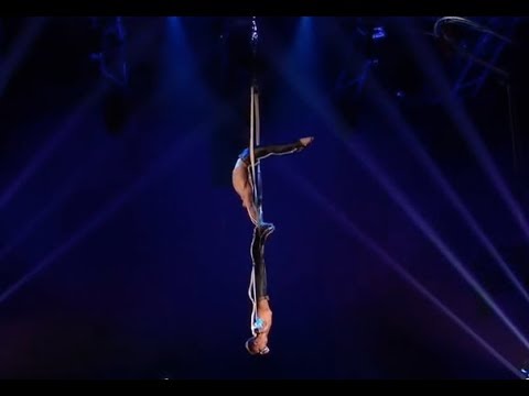 Aerial straps duo show