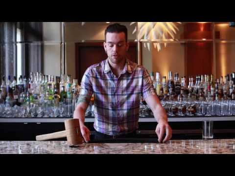 The Right Way To Crush Ice For Your Drink