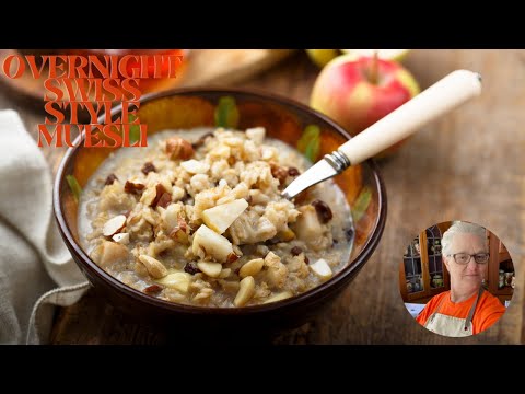 Swiss Style Overnight Oatmeal | Muesli