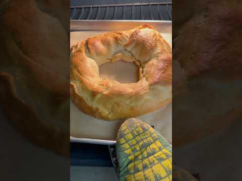 Easy!! Boudin King Cake #hymelskajunkitchen #kingcake #boudin #easyrecipe